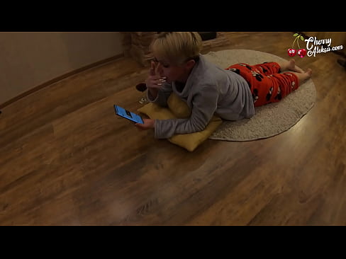 ❤️ Blondă nebună care suge o sculă uriașă și sare pe ea - Sex anal ❌  at porn ro.pornoreino-com.ru ❌