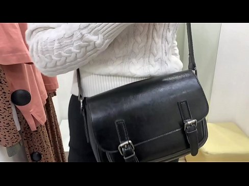 ❤️ Masturbarea în public a tinerei târfe FeralBerry cu un dildo în cabina de probă ❌  at porn ro.pornoreino-com.ru ❌